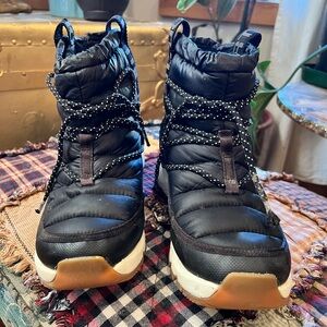 North face pull on puffer boot